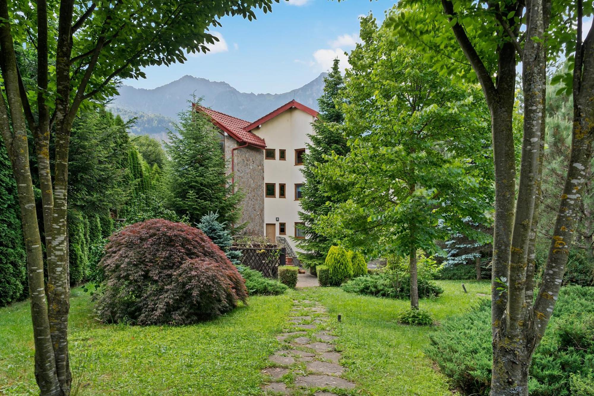 Wine Cellar Villa With Beautiful Garden In Sinaia - Busteni Poiana Tapului Bagian luar foto