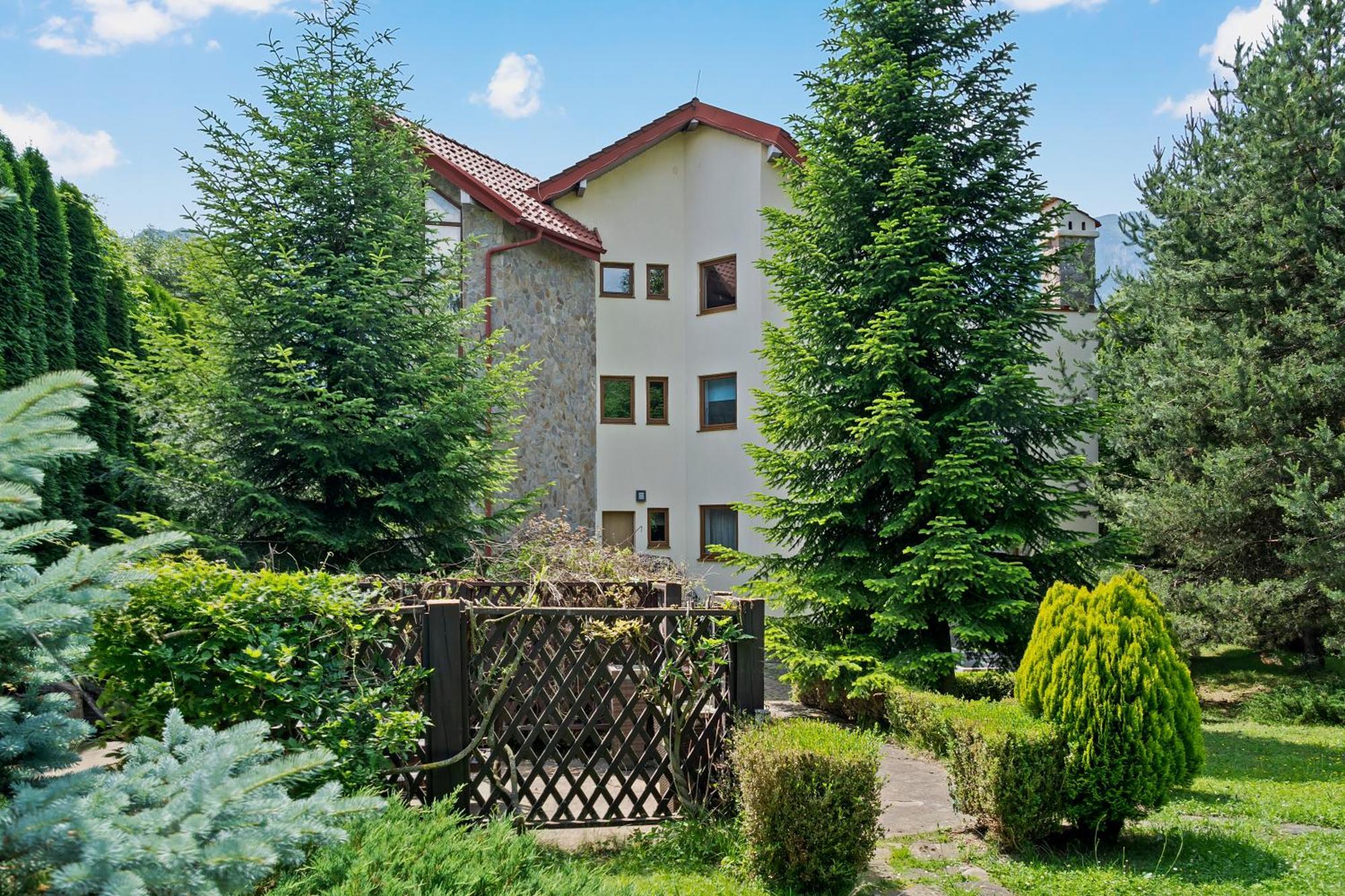 Wine Cellar Villa With Beautiful Garden In Sinaia - Busteni Poiana Tapului Bagian luar foto